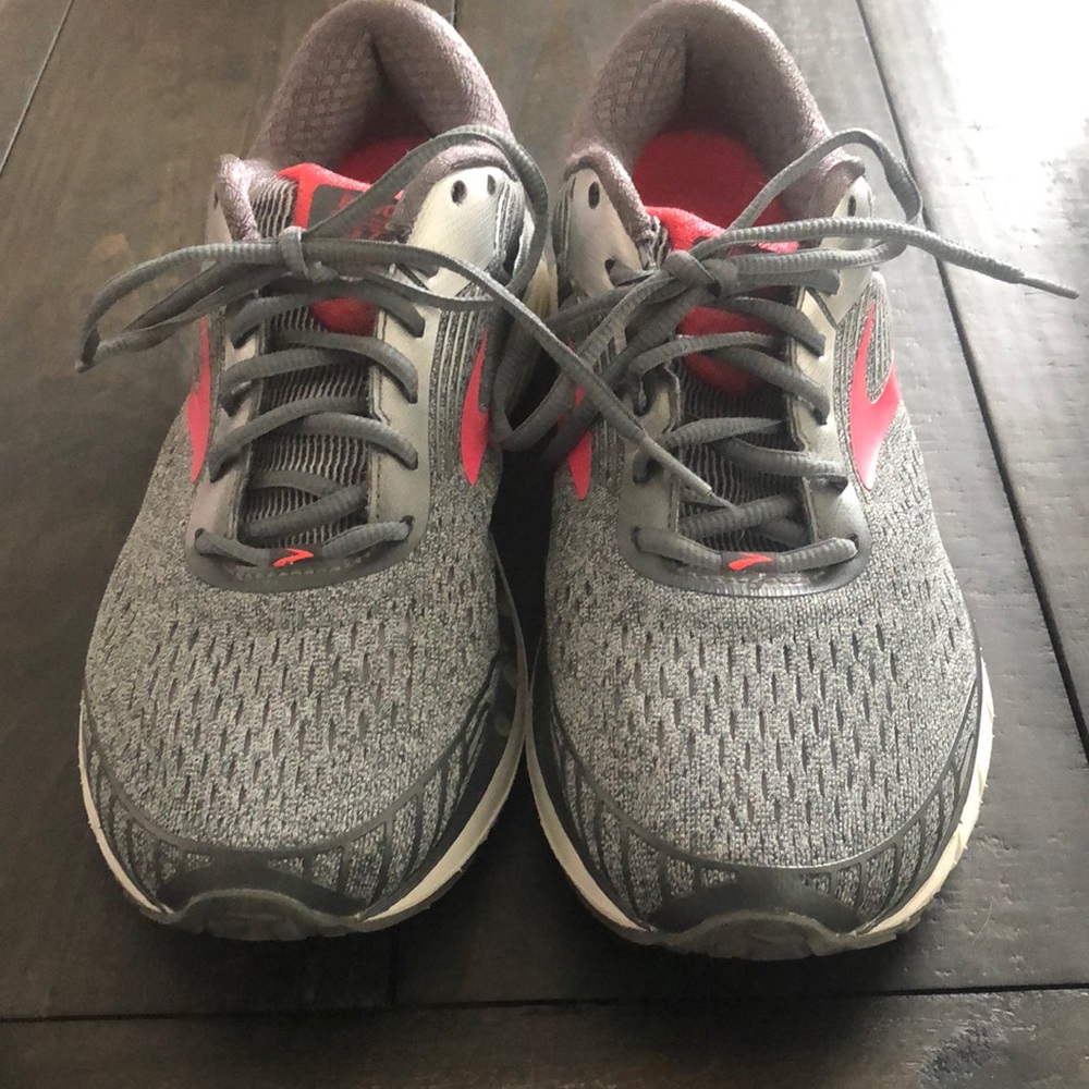 Brooks Adrenaline GTS 18 Trainers